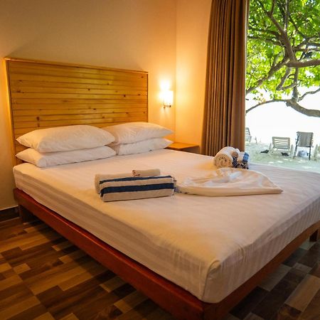 Paguro Seaview Hotell Bodufolhudhoo Exteriör bild